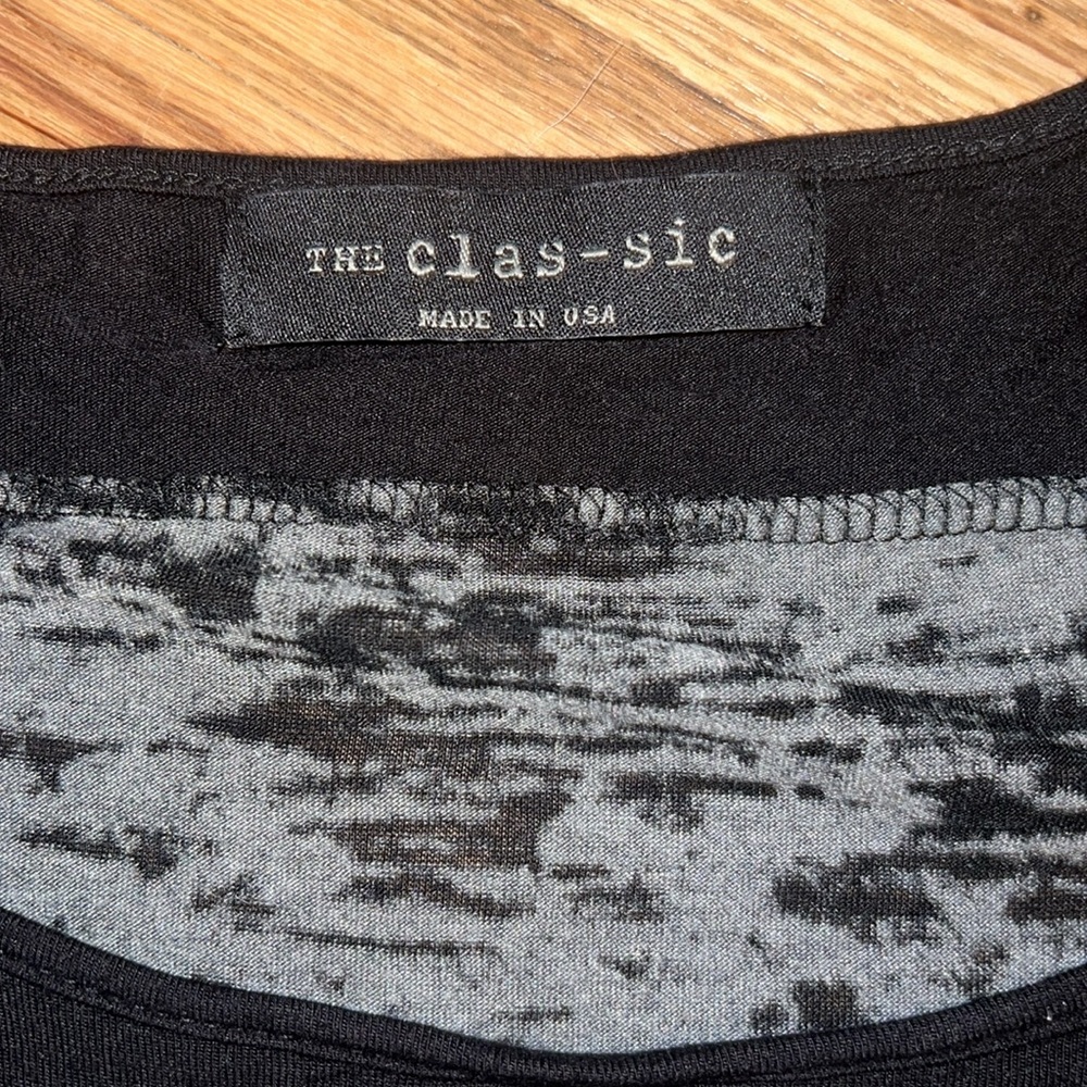 The Clas-sic Skull Tee Size Small - Picture 3 of 7